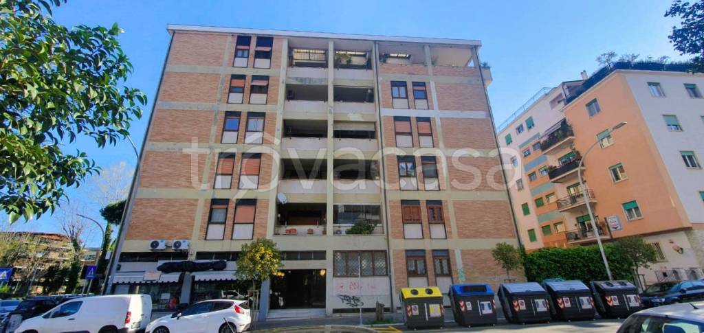 appartamento in vendita a Roma in zona Ardeatino