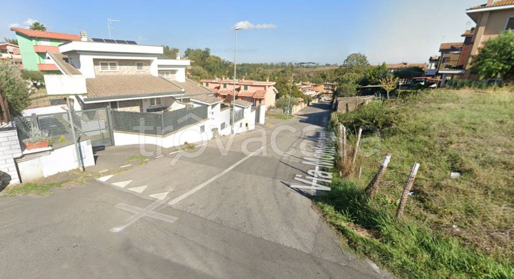 bifamiliare in vendita a Roma in zona Valle Santa