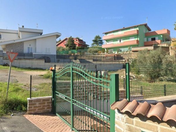 bifamiliare in vendita a Roma in zona Valle Santa