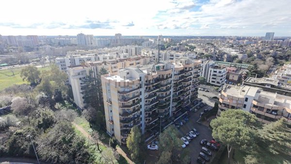 appartamento in vendita a Roma in zona EUR