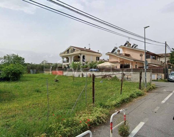 casa indipendente in vendita a Roma in zona Lunghezza