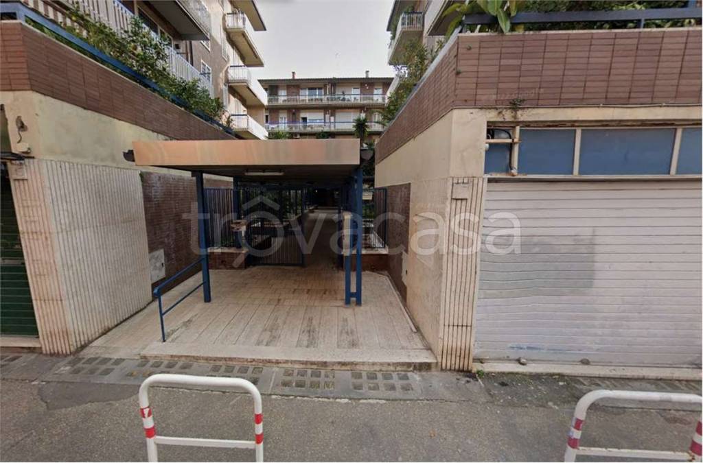 appartamento in vendita a Roma in zona Appio Latino