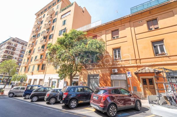 negozio in vendita a Roma in zona Tuscolano