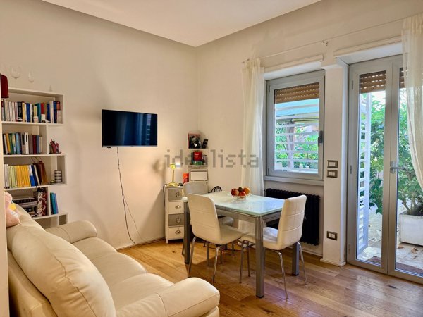 appartamento in vendita a Roma in zona Tomba di Nerone