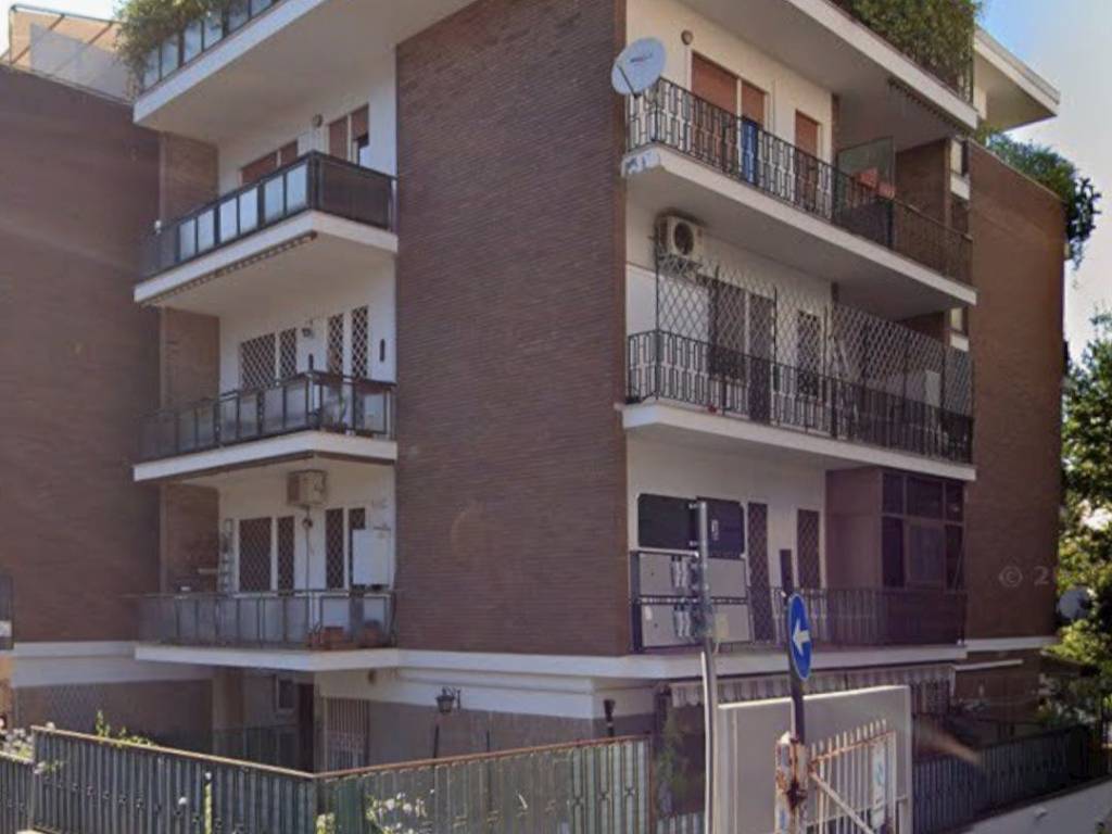 locale commerciale in vendita a Roma in zona Monte Sacro/Talenti