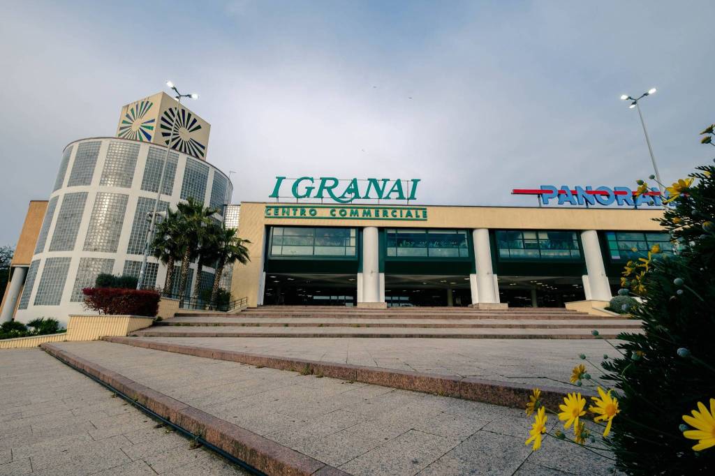 negozio in vendita a Roma in zona Ardeatino