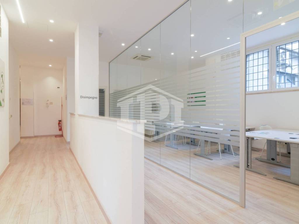 ufficio in vendita a Roma in zona Ostiense