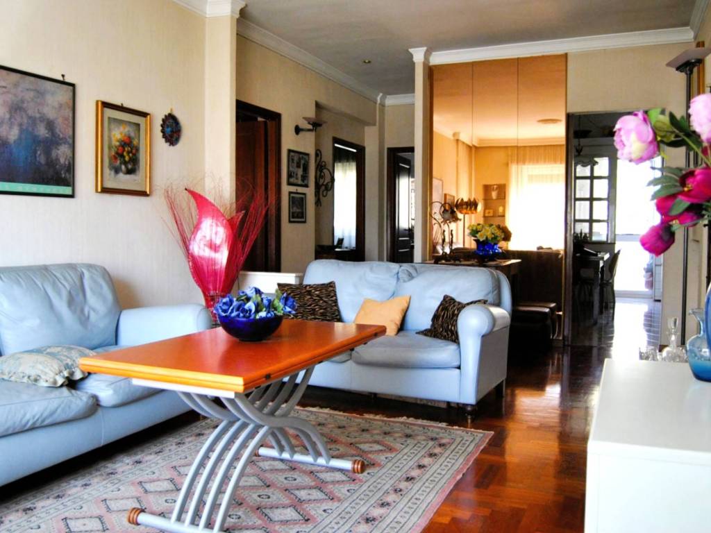 appartamento in vendita a Roma in zona Cinecittà