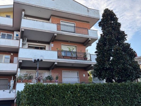 appartamento in vendita a Roma in zona Tor di Quinto