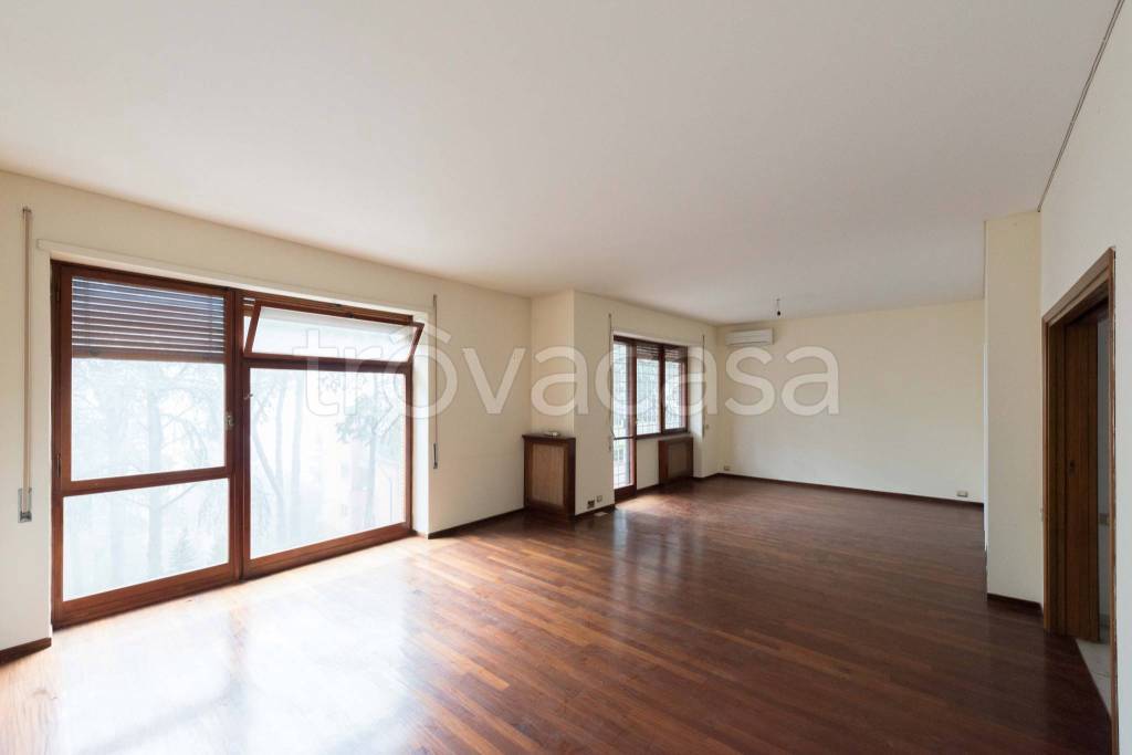 appartamento in vendita a Roma in zona Tor di Quinto