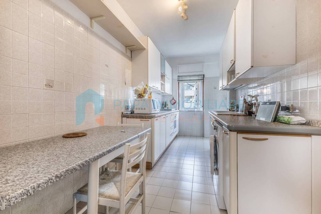 appartamento in vendita a Roma in zona Ardeatino