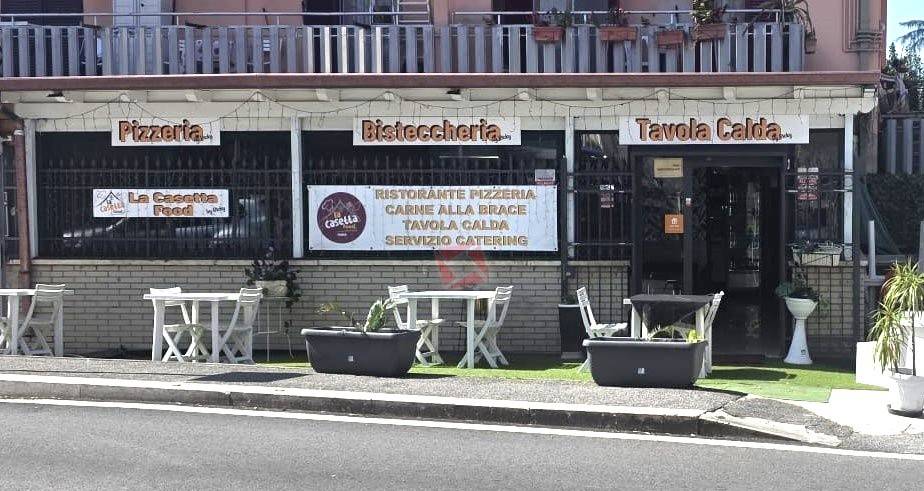 negozio in vendita a Roma in zona Finocchio