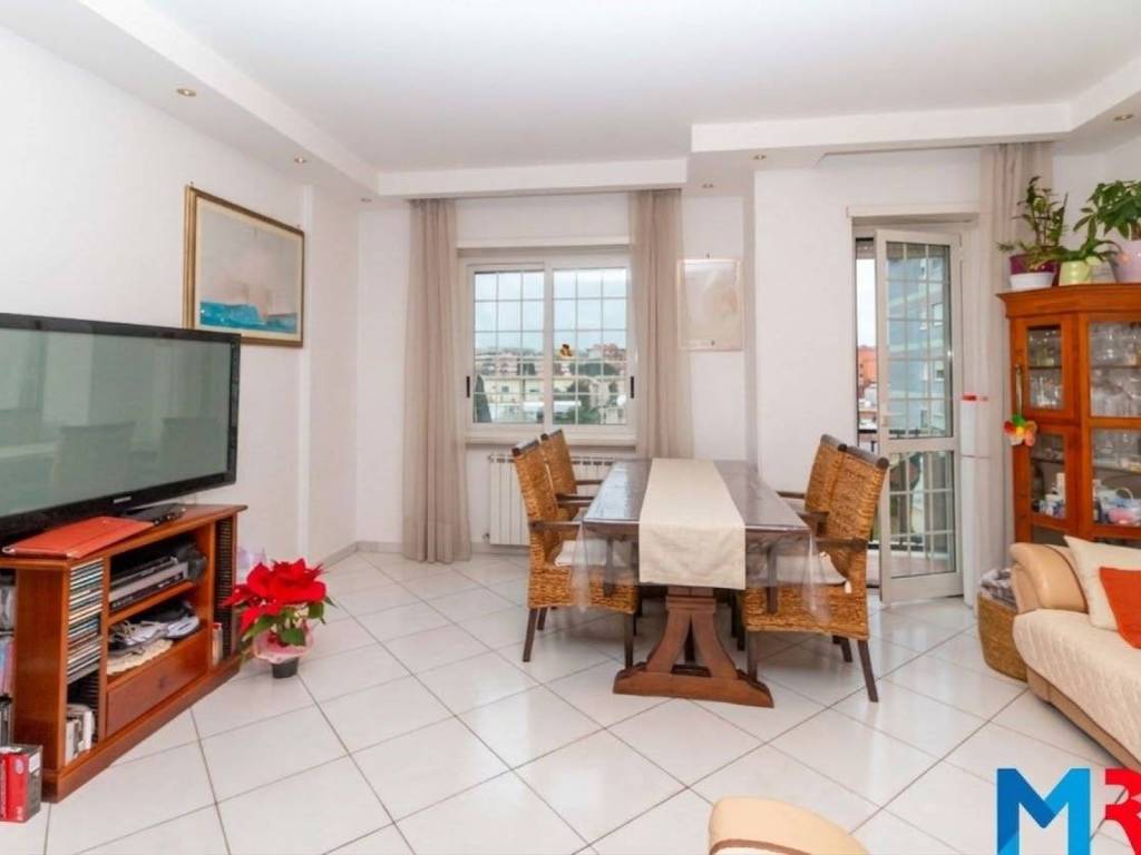 appartamento in vendita a Roma in zona Ostia Antica