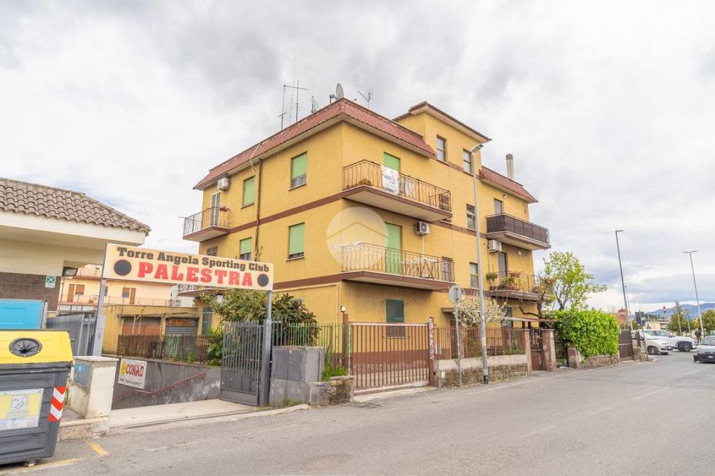 appartamento in vendita a Roma in zona Torre Angela