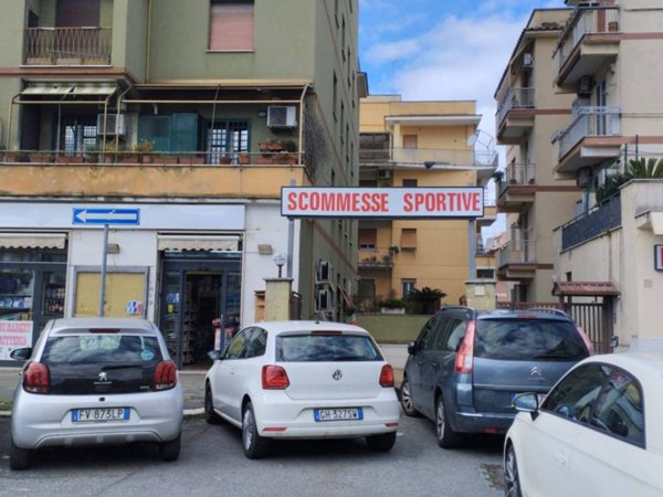 negozio in vendita a Roma in zona Torrevecchia