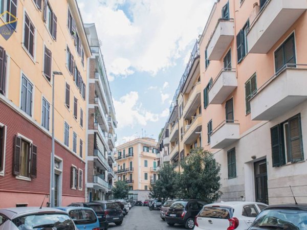 appartamento in vendita a Roma in zona Appio Latino