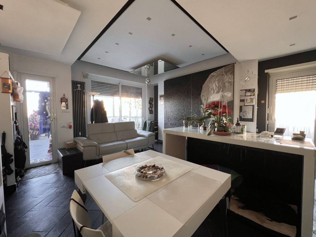 appartamento in vendita a Roma in zona Appio Latino