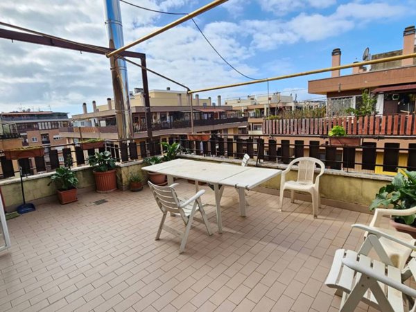 appartamento in vendita a Roma in zona Ostia