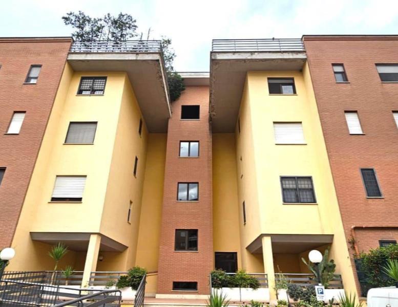 appartamento in vendita a Roma in zona Sette Bagni