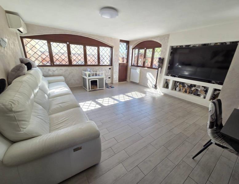 casa indipendente in vendita a Roma in zona Ostiense