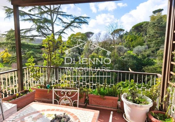 appartamento in vendita a Roma in zona Tomba di Nerone