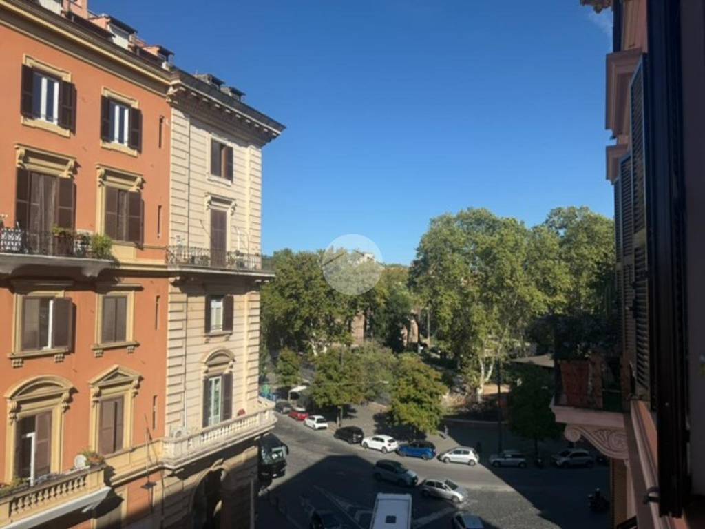 appartamento in vendita a Roma in zona Esquilino