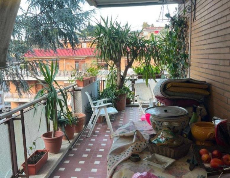 appartamento in vendita a Roma in zona Tomba di Nerone