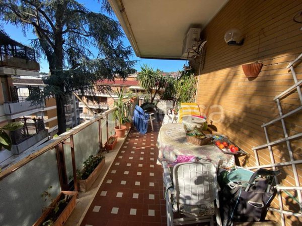 appartamento in vendita a Roma in zona Tomba di Nerone