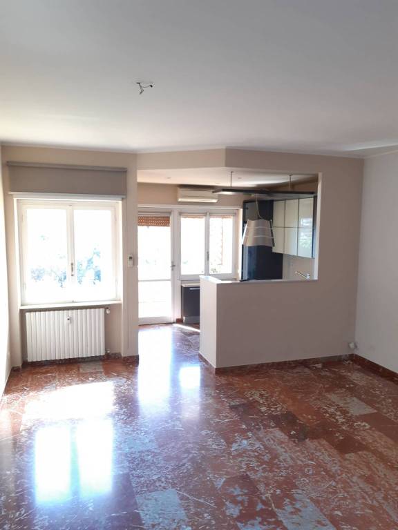 appartamento in vendita a Roma in zona EUR
