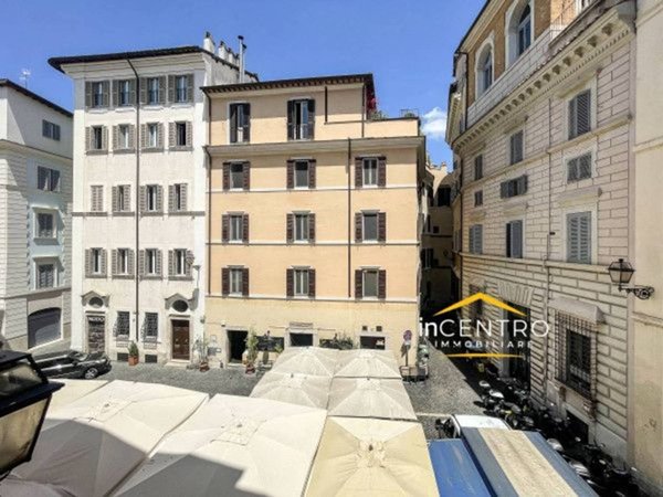 appartamento in vendita a Roma in zona Parione/Sant'Eustachio