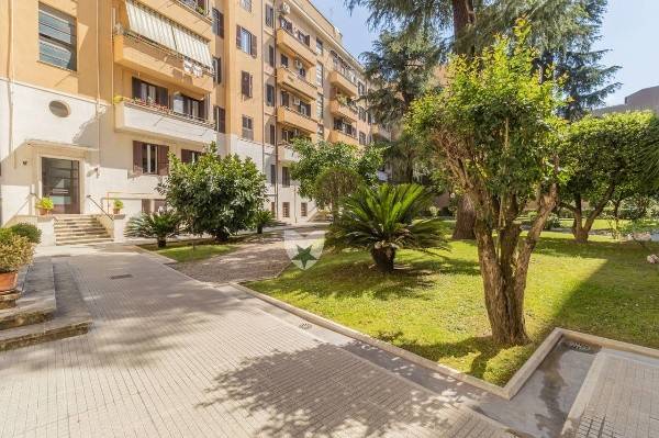 appartamento in vendita a Roma in zona Della Vittoria