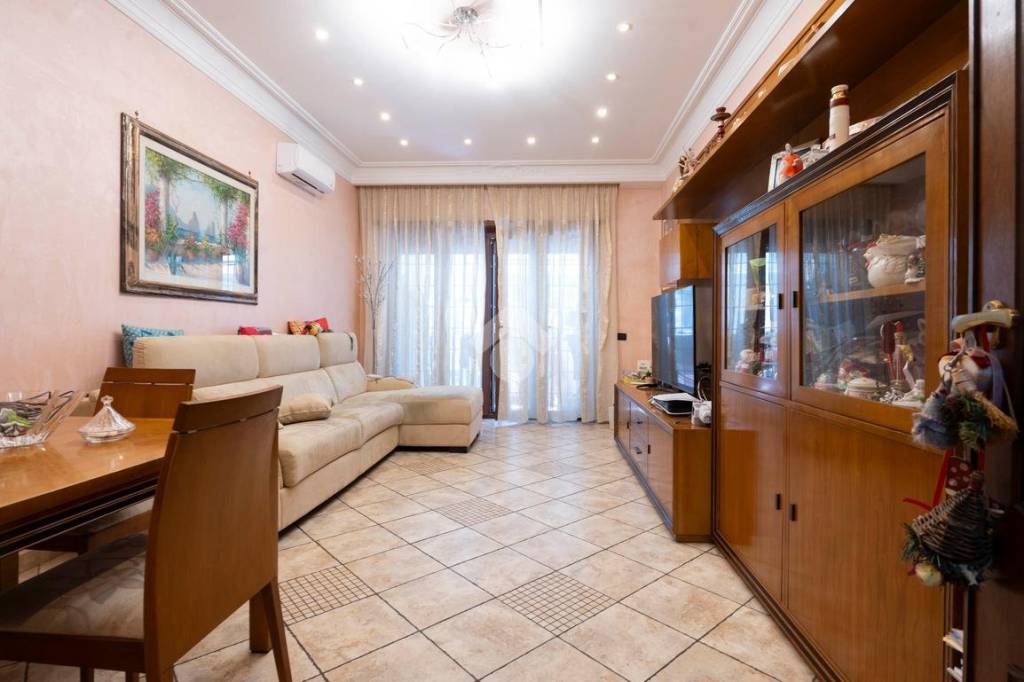 appartamento in vendita a Roma in zona Ostia
