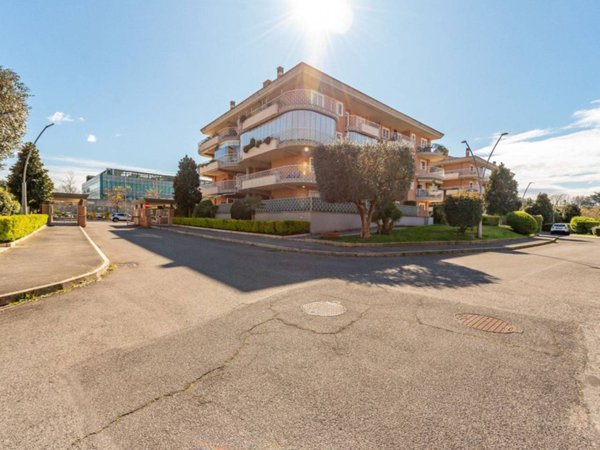 appartamento in vendita a Roma in zona EUR