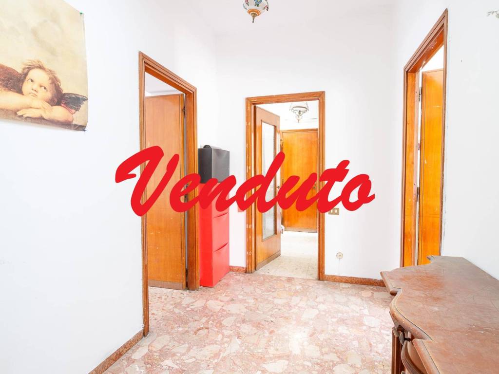appartamento in vendita a Roma in zona Esquilino