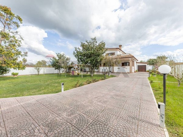 casa indipendente in vendita a Roma in zona Dragona/Bagnoletto