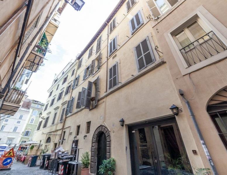 appartamento in vendita a Roma in zona Parione/Sant'Eustachio