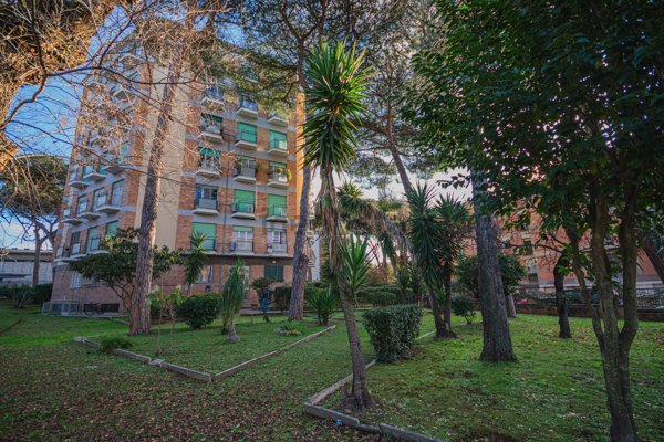 appartamento in vendita a Roma in zona Vigna Murata