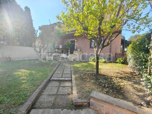 casa indipendente in vendita a Roma in zona Infernetto