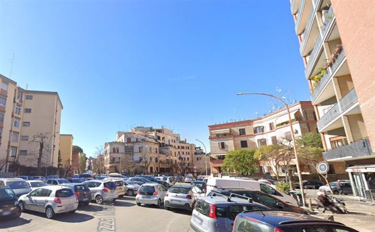 appartamento in vendita a Roma in zona Ostiense