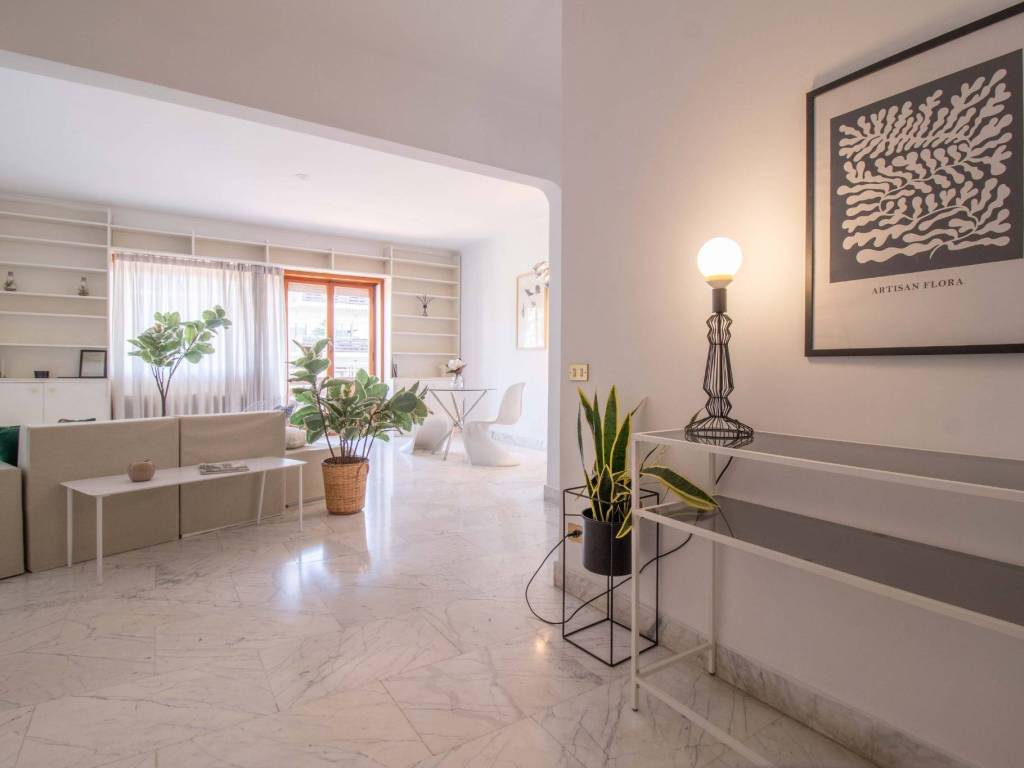 appartamento in vendita a Roma in zona Ardeatino