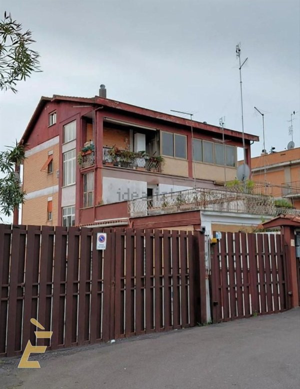 appartamento in vendita a Roma in zona Corviale