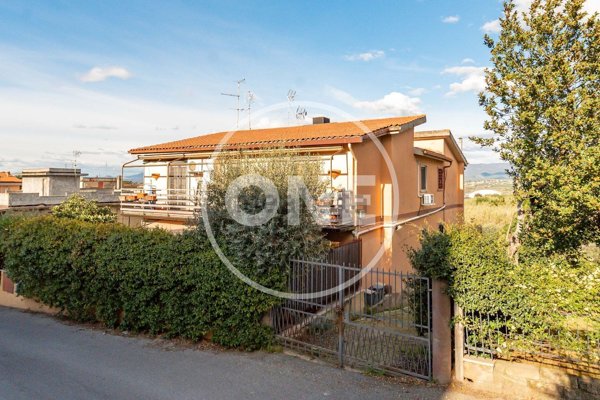 appartamento in vendita a Roma in zona Finocchio