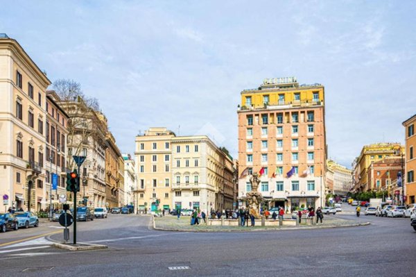 appartamento in vendita a Roma in zona Trevi-Colonna