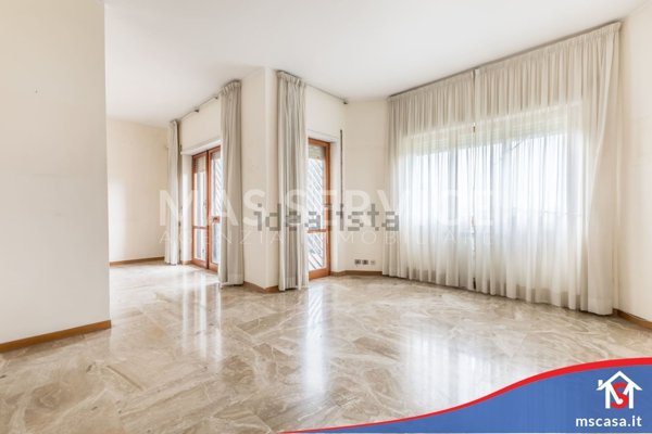 appartamento in vendita a Roma in zona Mostacciano