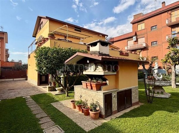 appartamento in vendita a Roma in zona Romanina