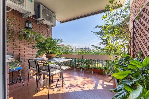 appartamento in vendita a Roma in zona Ardeatino