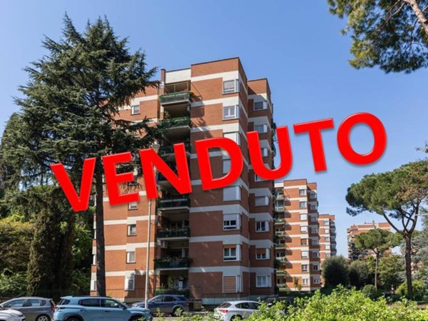 appartamento in vendita a Roma in zona Ardeatino