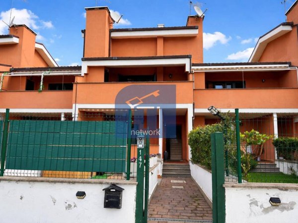 appartamento in vendita a Roma in zona Longarina