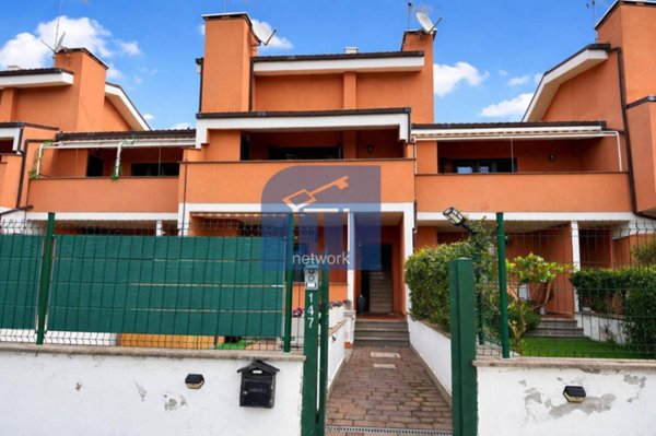 appartamento in vendita a Roma in zona Longarina