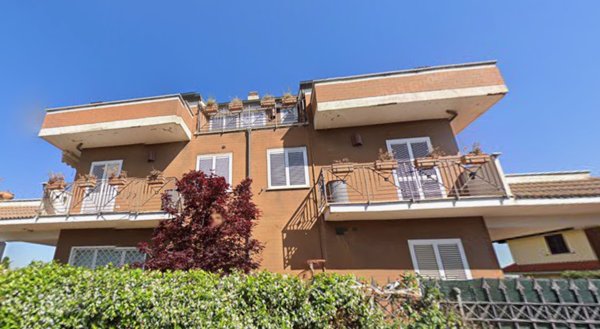 casa indipendente in vendita a Roma in zona Finocchio